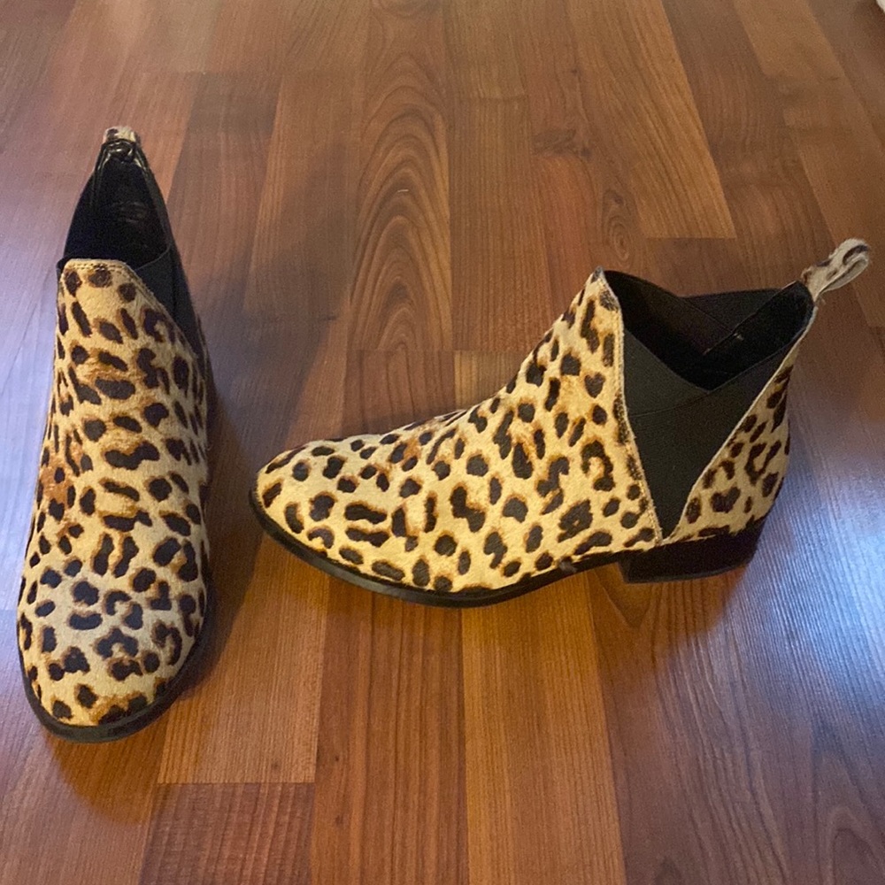 Women’s Size 9 Leopard Print Ankle Booties (only worn a handful of times!)